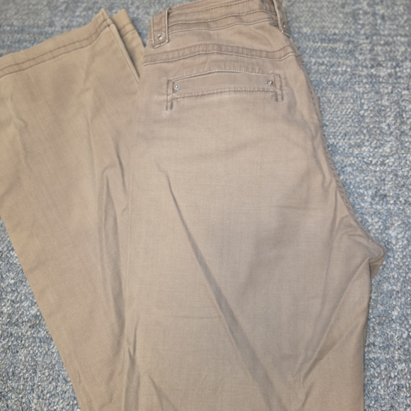 Classic Tan Women's Jeans - Picture 1 of 8